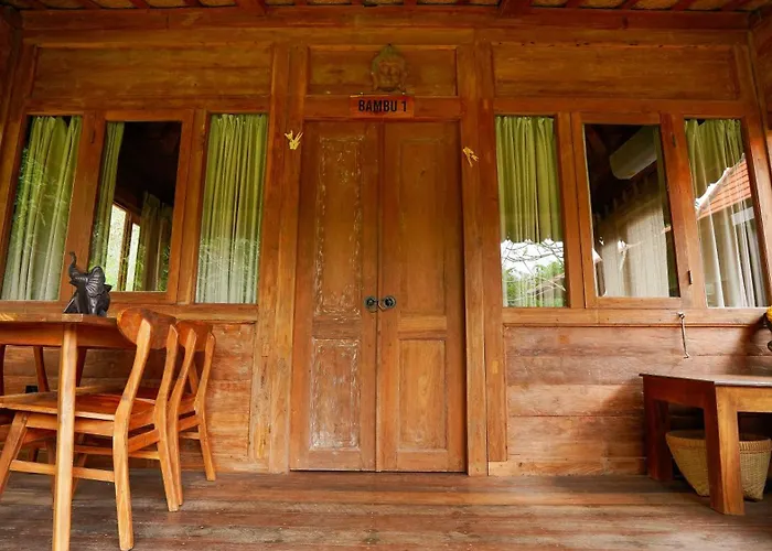 ゲストハウス Rumah Bambu Gladek Satu ウルワツ