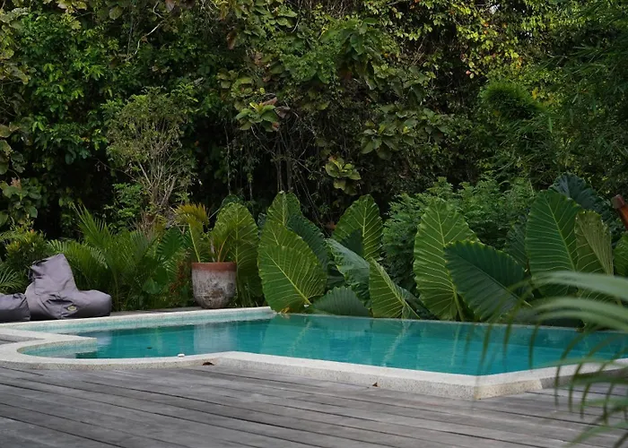 Rumah Bambu Gladek Satu 4* ウルワツ