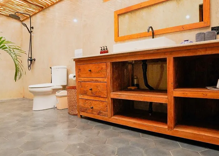 ゲストハウス Rumah Bambu Gladek Satu 4*