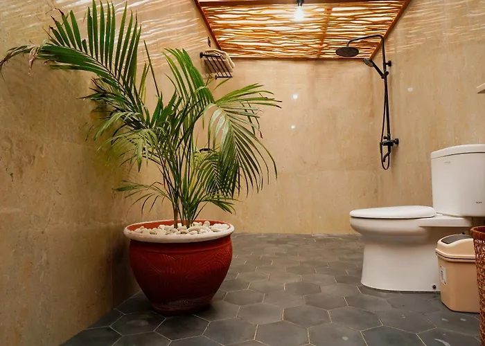Rumah Bambu Gladek Satu ゲストハウス ウルワツ