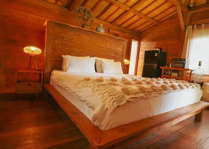 Rumah Bambu Gladek Satu ウルワツ