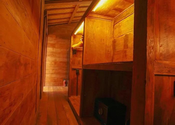 Rumah Bambu Gladek Satu
