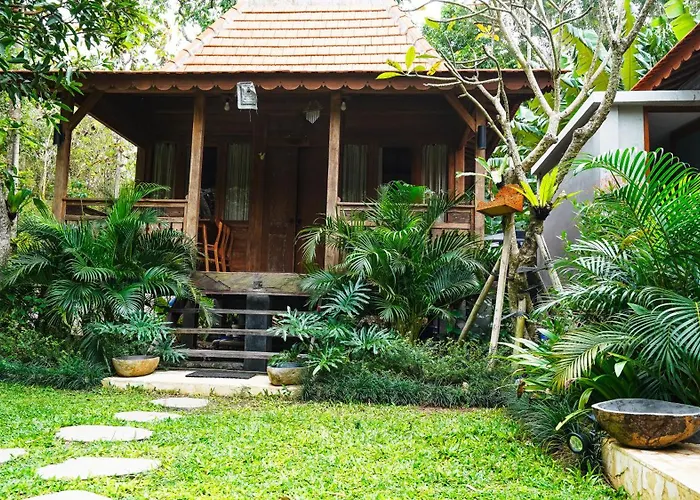 Rumah Bambu Gladek Satu ゲストハウス